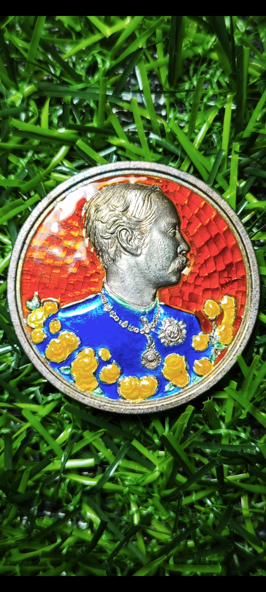 เหรียญ รัชกาลที่ 5 ด้านหลังเป็นนารายณ์ทรงครุฑ วัดแหลมแค ปี 2536 พิมพ์ใหญ่ เนื้อเงินลงยา