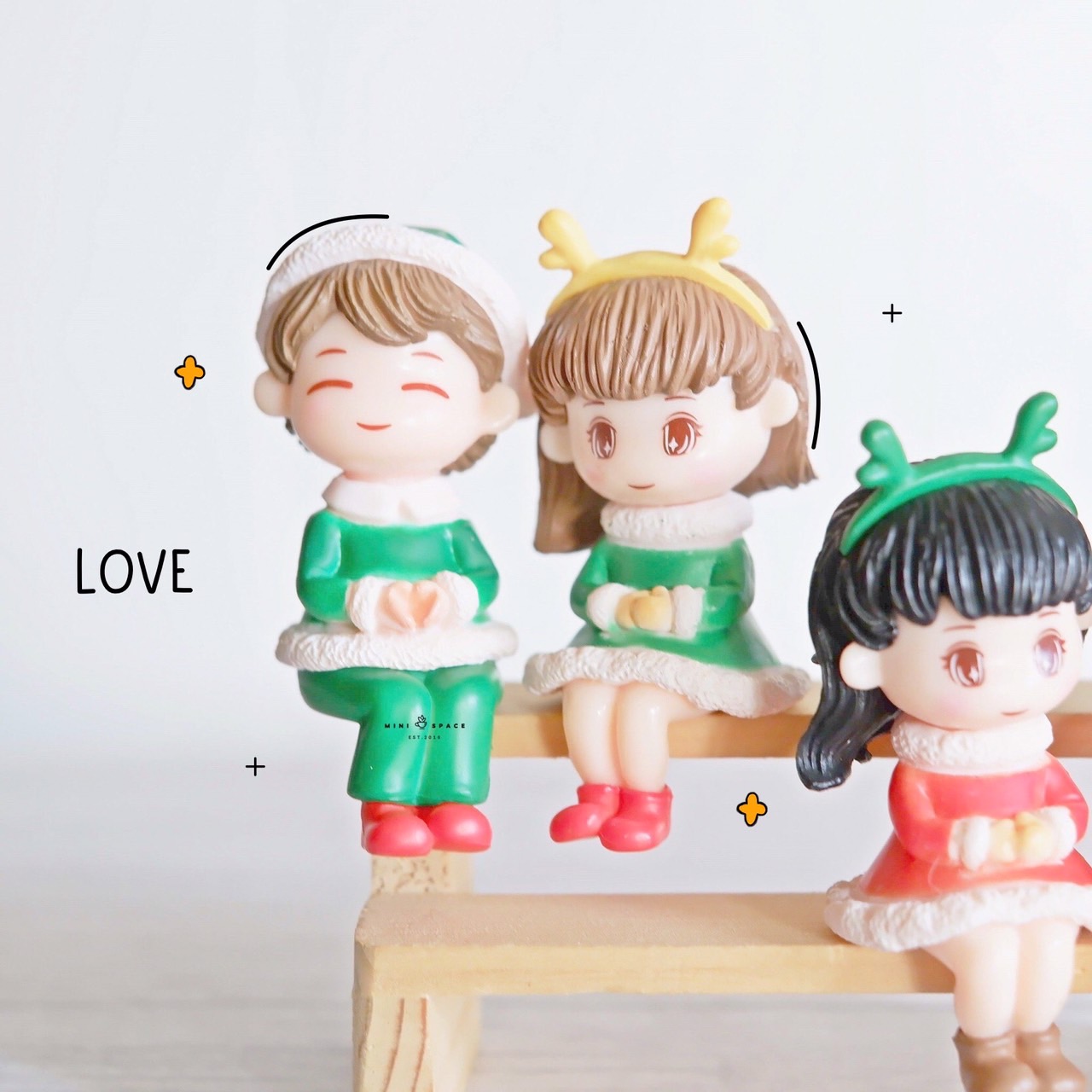 MS5190 Christmas Lover คู่รักวันคริสมาสต์ 2 สี ตุ๊กตาจิ๋ว ฟิกเกอร์จิ๋ว ตุ๊กตาเรซิ่น สำหรับแต่งสวน สวนบอนไซ แต่งบ้าน