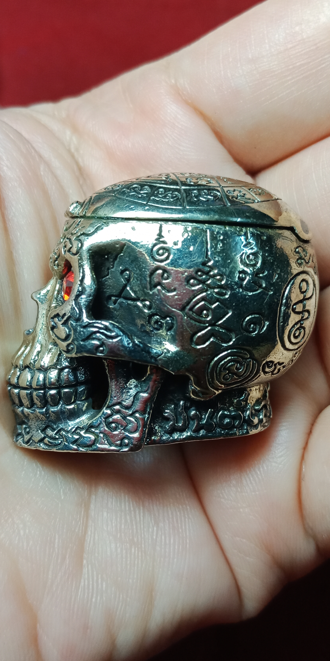 สีผึ้งมนต์เสน่ห์มหาภูติ หลวงปู่ครูบาธรรมมุนี จ.มหาสารคาม