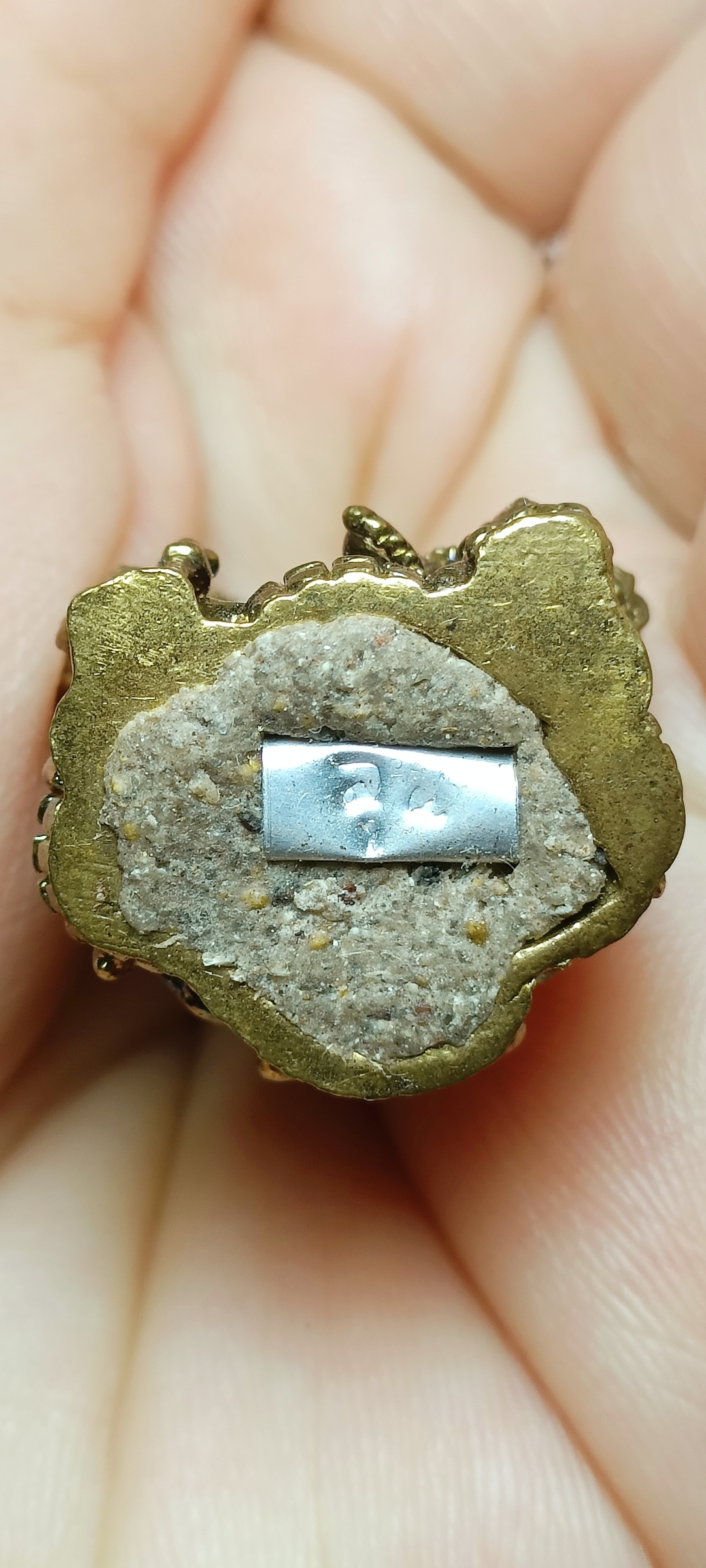 ท้าวพญายม หลวงพ่อลุน วัดโพนแพง สูง 3.9 ซม. กว้าง 2 ซม.