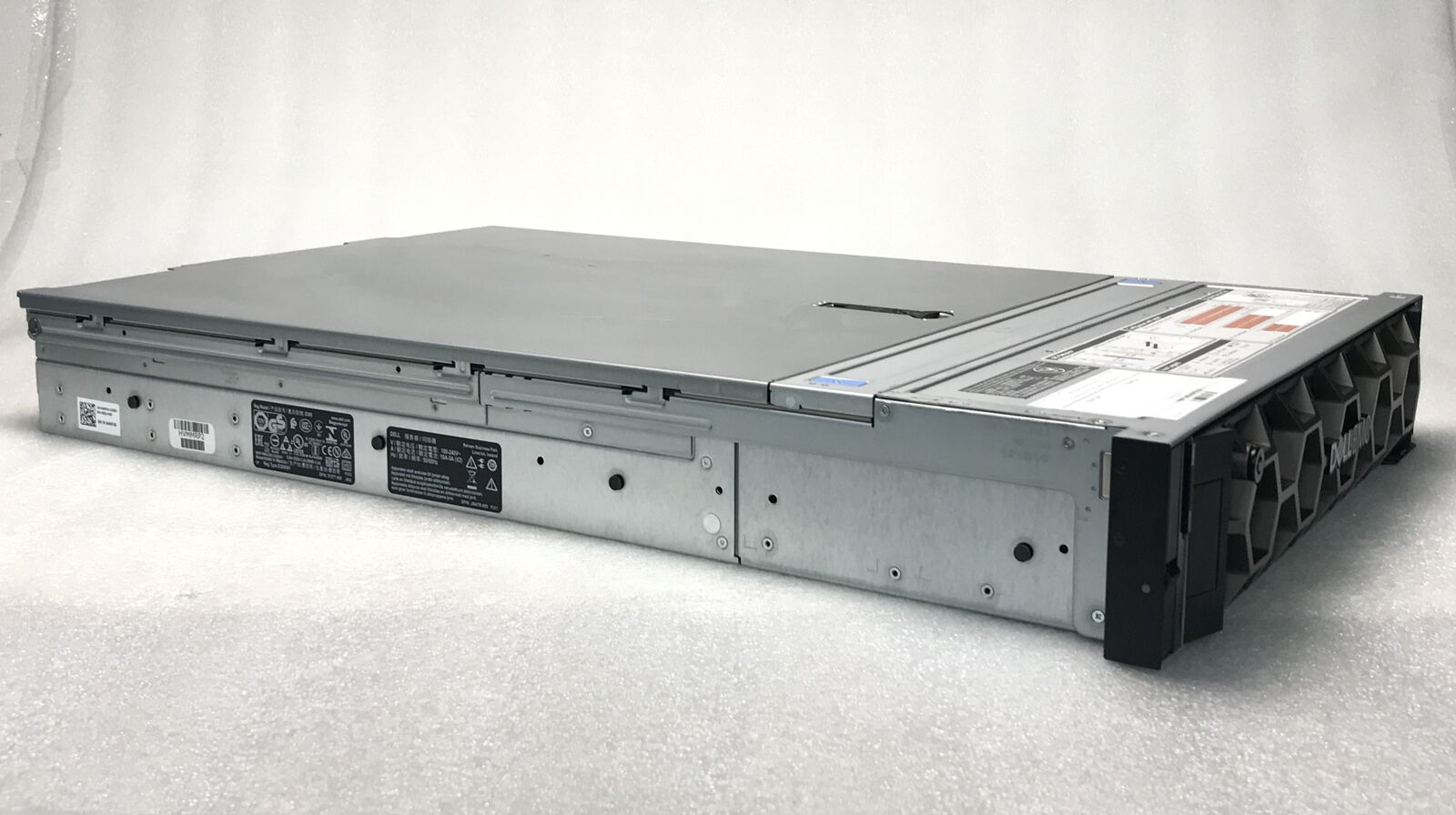 Dell R740 PowerEdge Server CPU Xeon Silver 4110@2.10GHz x2 / Ram 64Gb PC4-2666V DDR4 / HDD 300GB 15K SAS 2.5"x 6 / Power Supply 750w x2 / Raid Card H740P mini (Used) // สินค้ารับประกัน โดย บริษัท อะไหล่เซิร์ฟเวอร์ จำกัด