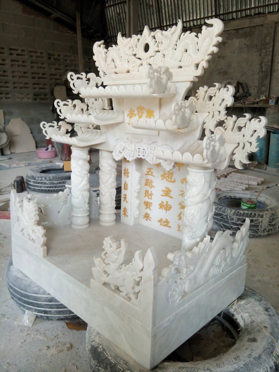 ตี่จู้เอี๊ยะหินอ่อนสีขาว 35 นิ้ว