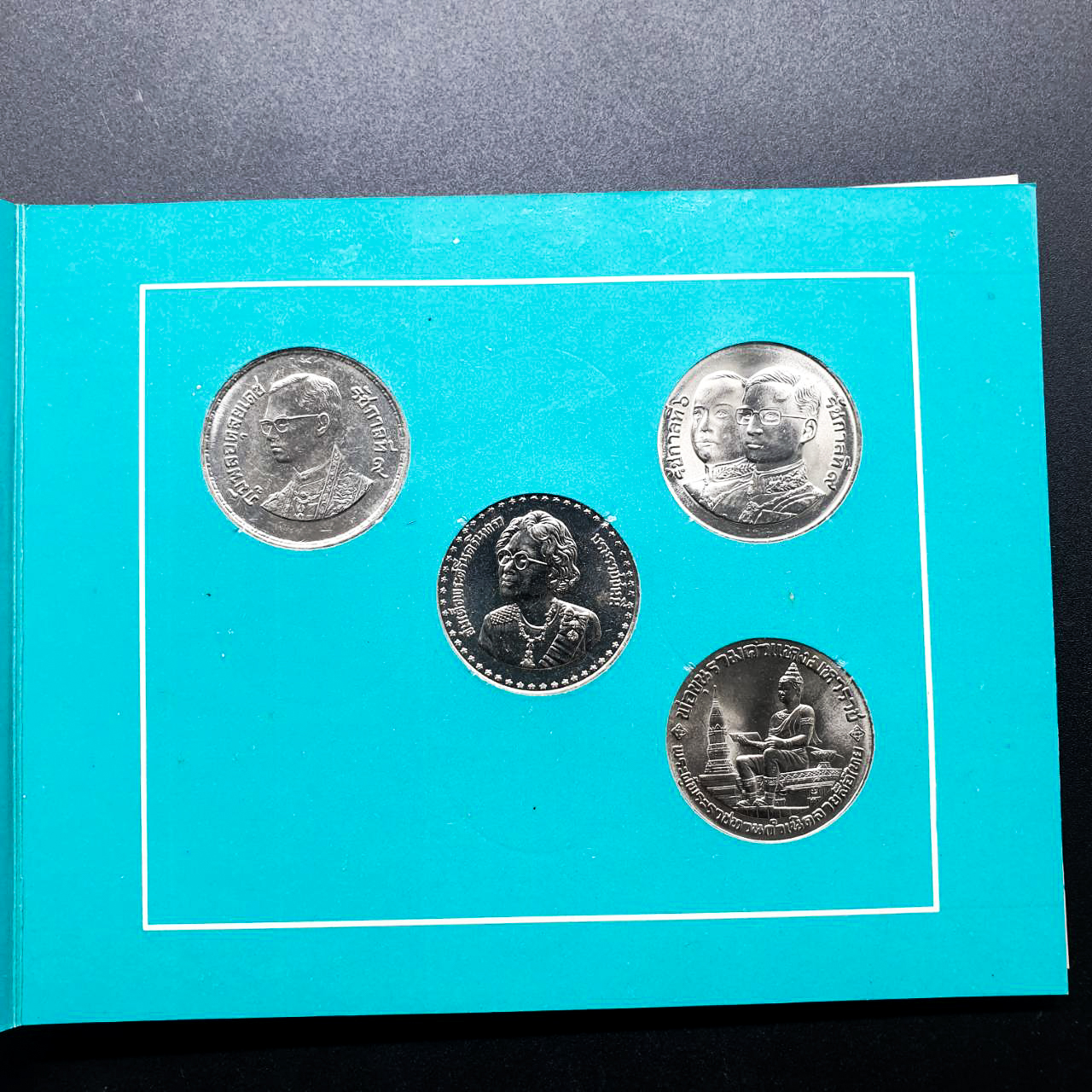 สมุดชุดเหรียญกระษาปณ์ ที่ระลึก 10 บาท นิกเกิล