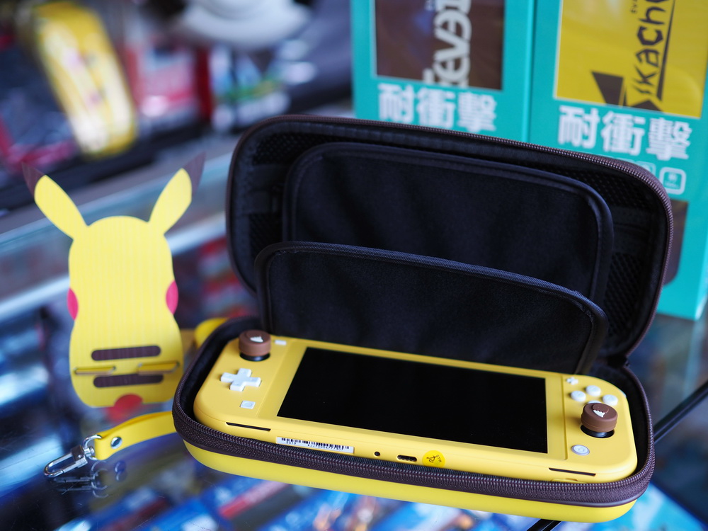 Nintendo Switch Lite Case Hard Pouch Pikachu + ขาตั้ง