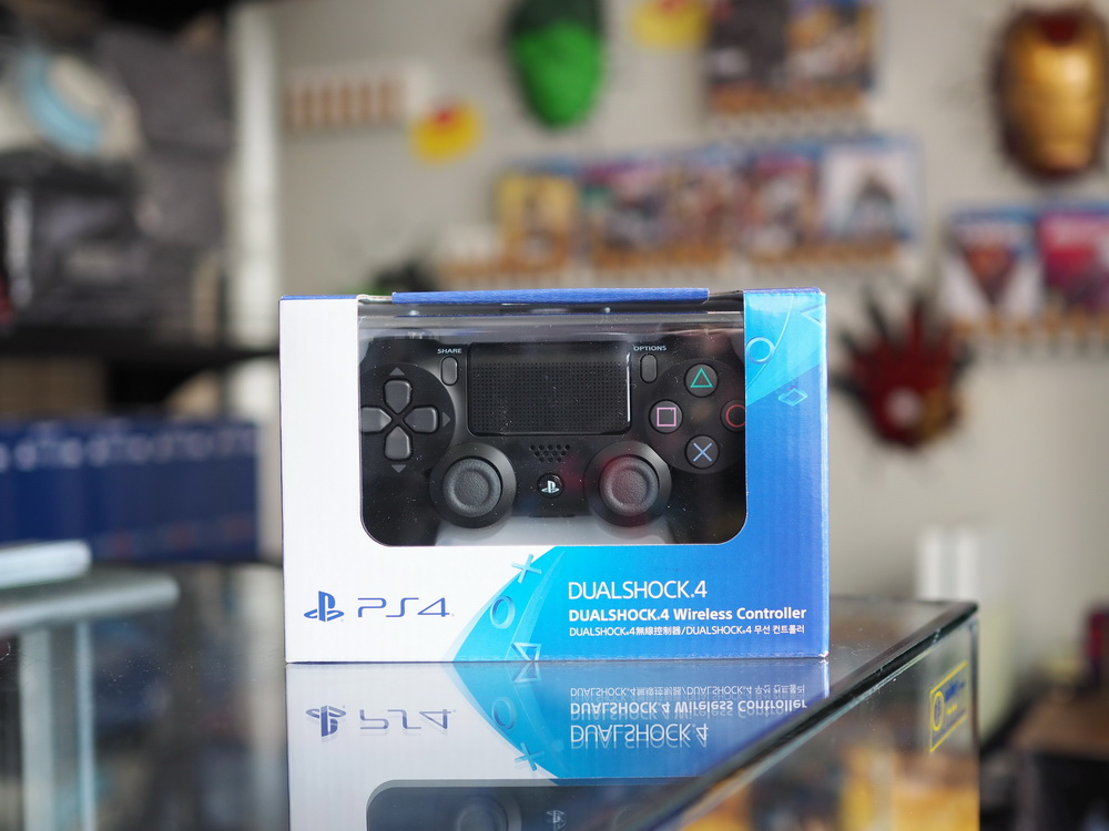 PS4 : DualShock 4 Jet Black