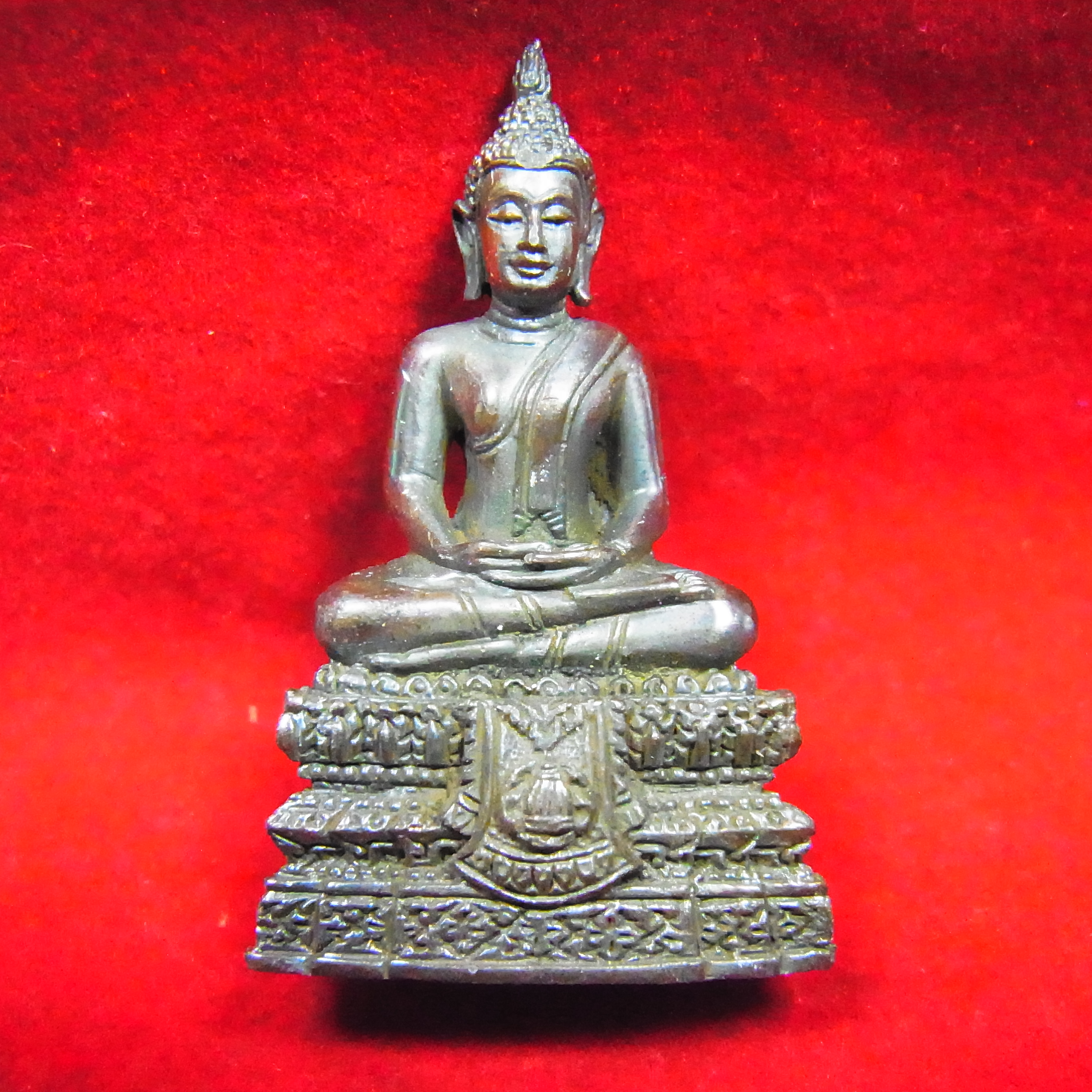 พระผงสมเด็จวัดระฆังและพระกริ่ง รุ่น “141 ปี มหามงคล” จัดสร้างโดยวัดระฆังโฆสิตารามวรมหาวิหาร (คณะ 2) กรุงเทพมหานคร