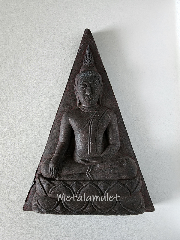 พระนางพญาจ้มโบ้ เนื้อผงไม้งิ้วดำ