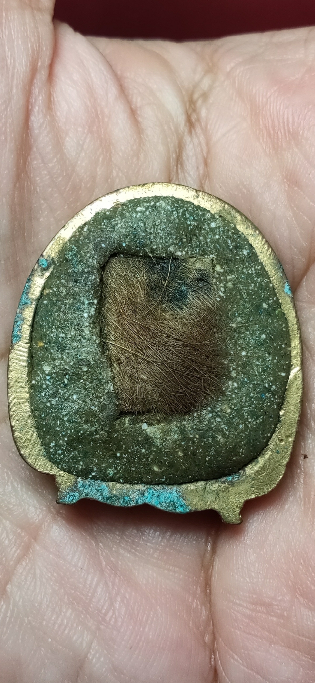 เหรียญหล่อหลังอุดผงมวลสารอาถรรพ์ด้านมหาเสน่ห์ ฝังแผ่นหนังเสือ หลวงพ่อลุน วัดโพนแพง จ.ขอนแก่น