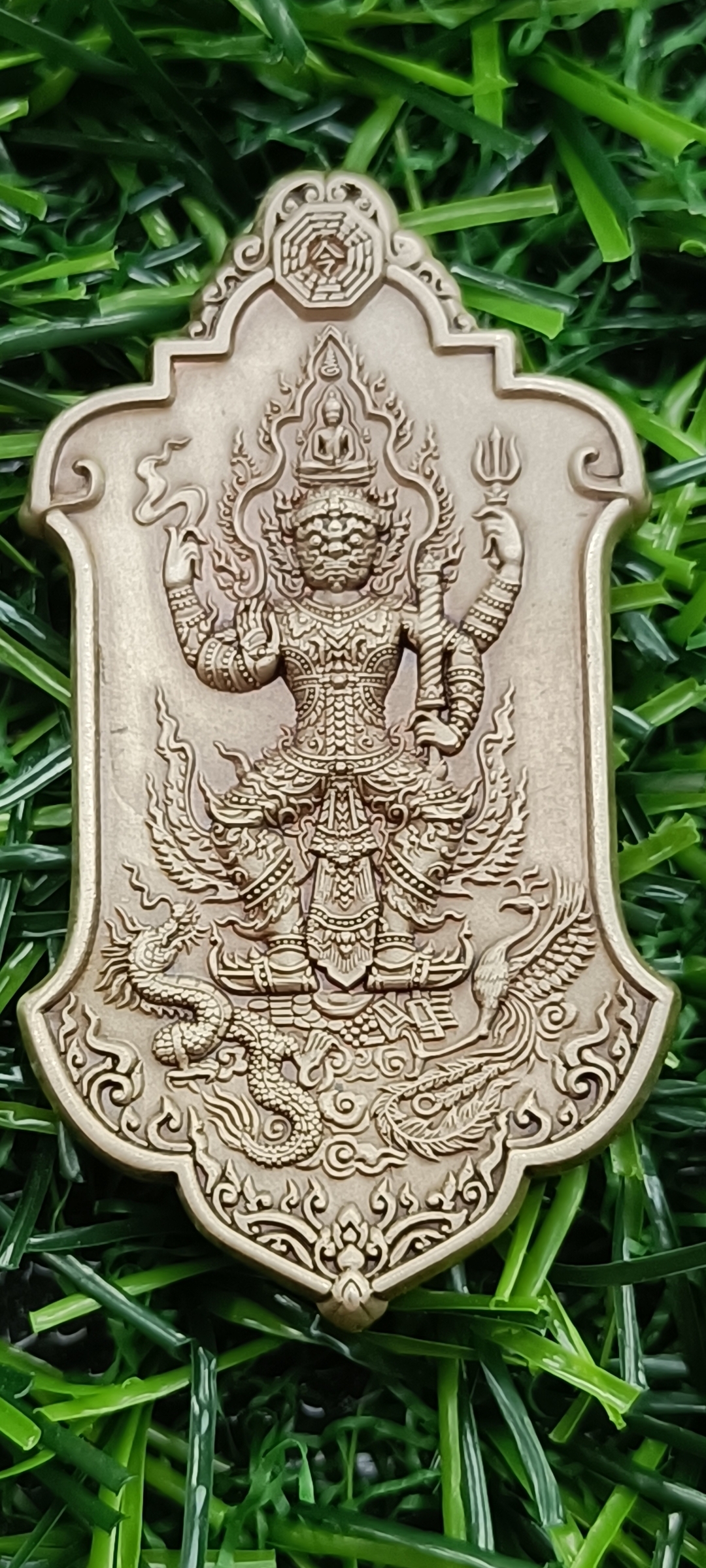 เหรียญท้าวเวสสุวรรณ ครูบาศักดิ์สิทธิ์ วัดกู่เสือ เชียงใหม่ เหรียญสูง 4 ซม.