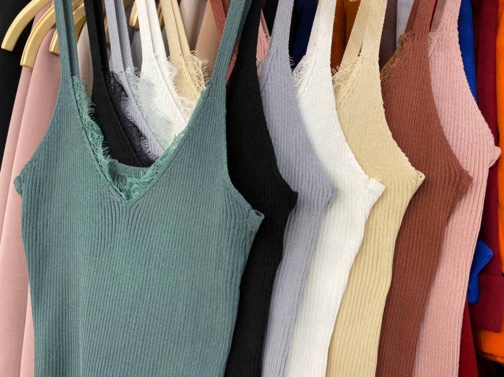 เสื้อตัวในไหมพรมใส่กับสูทผู้หญิง Cami no.4735-2