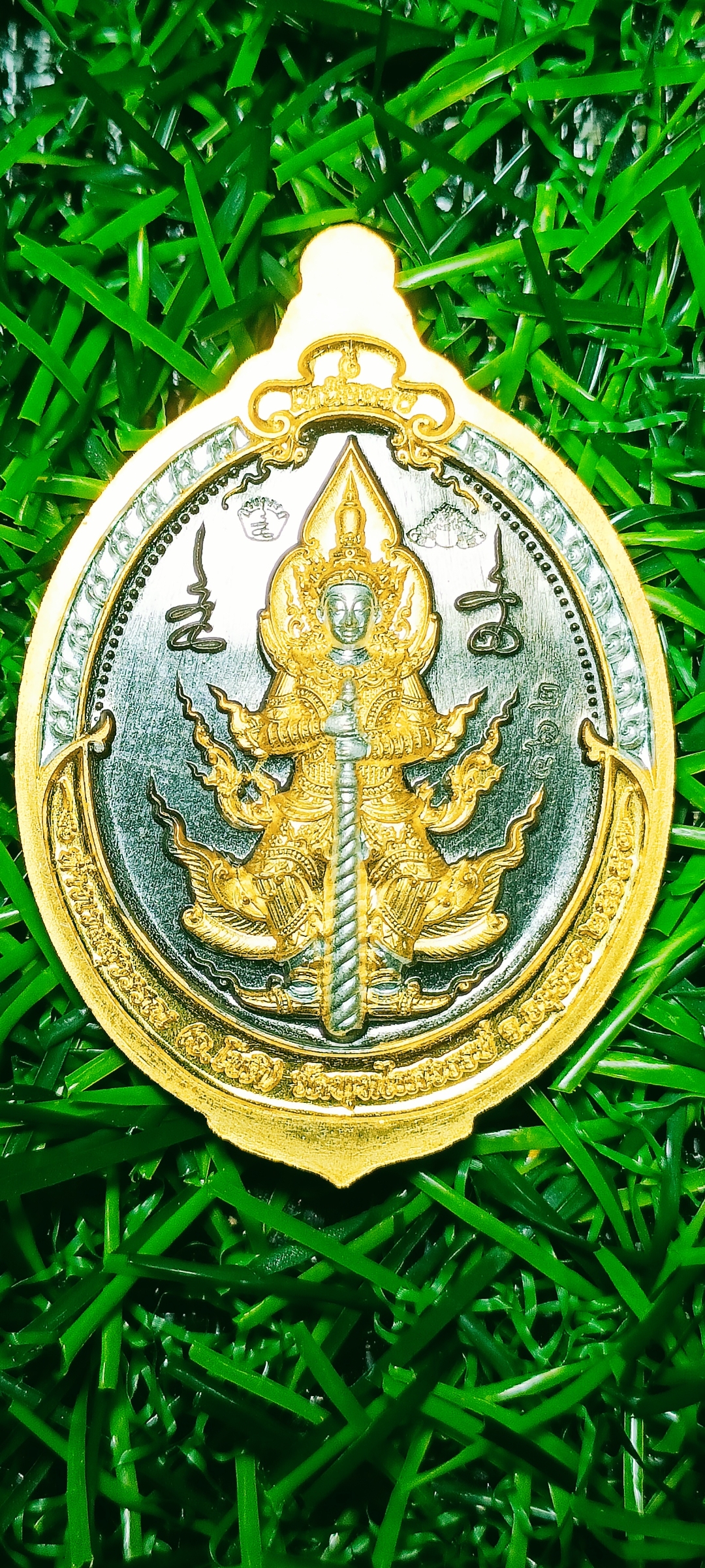 เหรียญท้าวเวสสุวรรณ รุ่นเหนือดวง พลิกดวง วัดพุทไธศวรรย์ พ.ศ. 2565 เนื้อแบล็คโรเดียม 3K ลงยาแดง