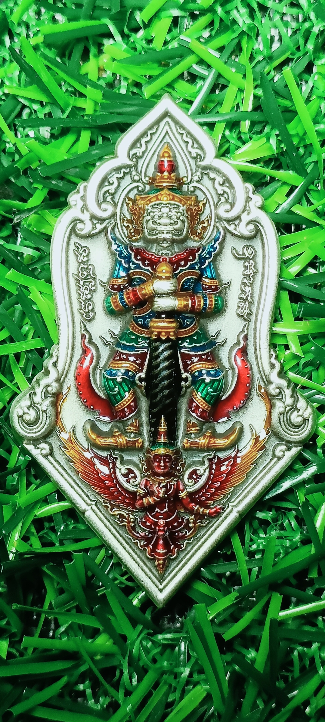 เหรียญท้าวเวสสุวรรณ บารมี เศรษฐี หลวงปู่เสียน โสปาโก วัดชัยมงคล จ.ศรีษะเกษ ปี 2565 เนื้อเงิน ลงยาทรงเครื่อง หมายเลข ๓๓