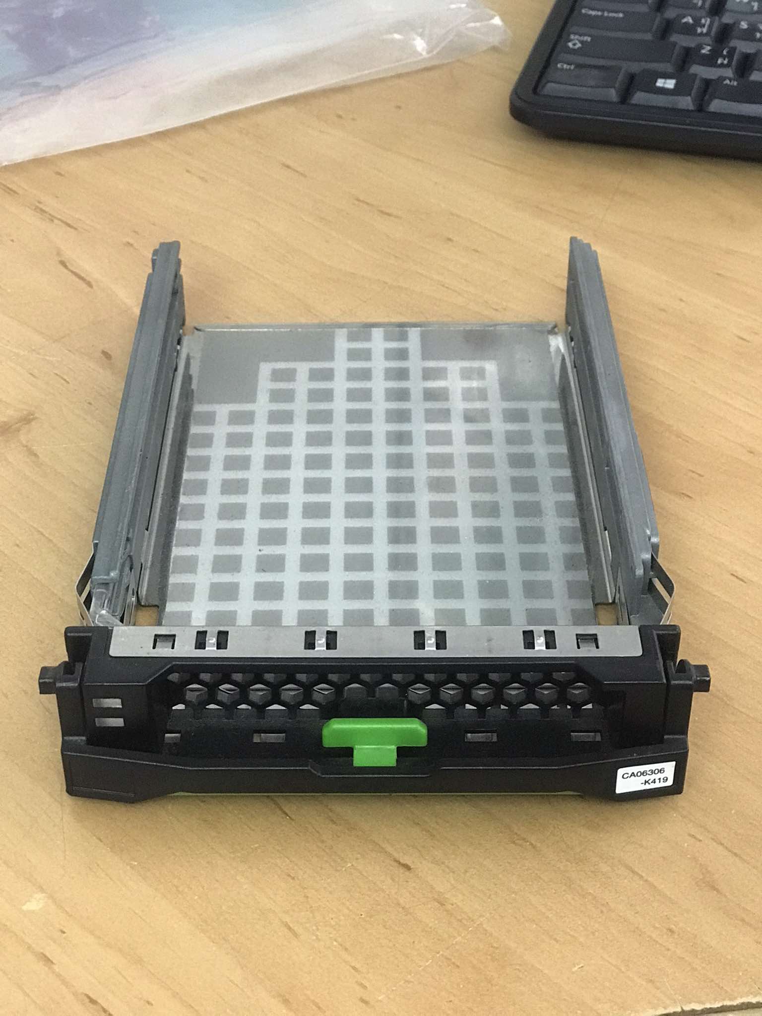 Fujitsu 3.5" LFF Hot-Swap HDD Tray S6 S7 S8 // A3C40101977 / A3C40056864 / A3C40056866 (Used) // สินค้ารับประกัน โดย บริษัท อะไหล่เซิร์ฟเวอร์ จำกัด