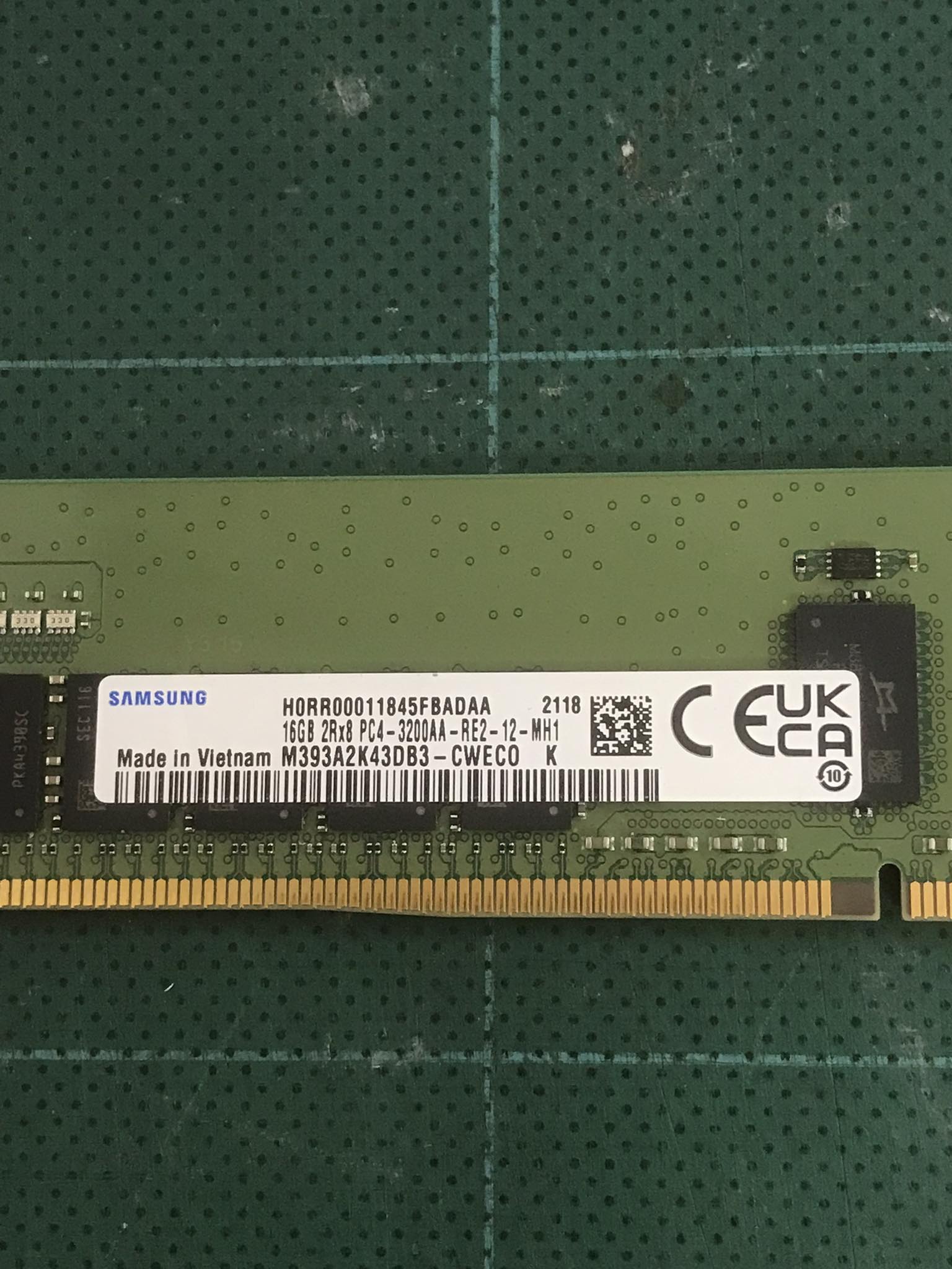 Samsung 16GB 2RX8 PC4-3200AA -R DDR4 Memoy Module RAM // M393A2K43DB3-CWECO (Used) // สินค้ารับประกัน โดย บริษัท อะไหล่เซิร์ฟเวอร์ จำกัด