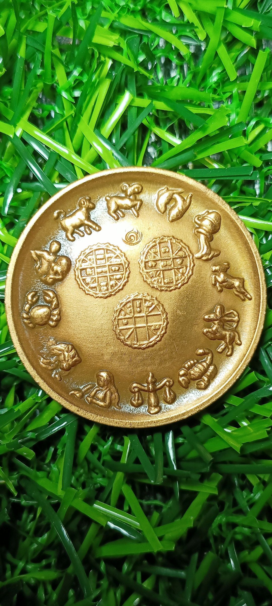 เหรียญเทวดาพระศุกร์ อ.ลักษณ์ เรขานิเทศ ตอกโค๊ด พศ.2555 ทองแดงซาติน