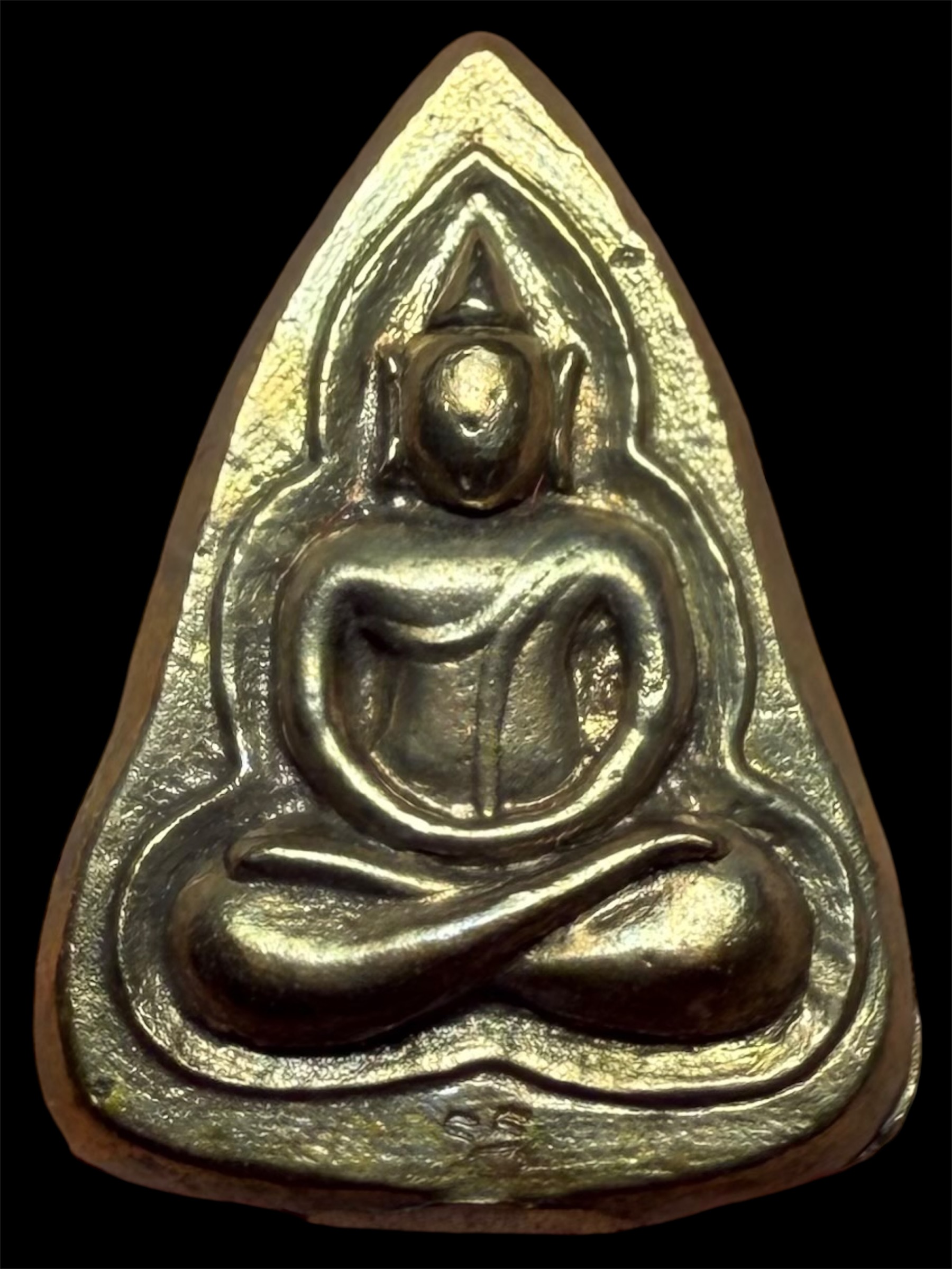 พระพิมพ์กลีบบัว เสาร์ ๕ ที่ระลึกฉลองอายุวัฒนมงคล ครบ ๔ รอบ ๔๘ ปี หลวงพ่อเจ้าคุณรักษ์ อนาลโย วัดสุทธาวาส ปี ๒๕๖๓