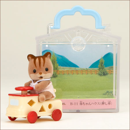 ซิลวาเนียน เบบี้กระรอกกับรถ (JP) Sylvanian Families Carry Case Baby Squirrel & Wooden Car