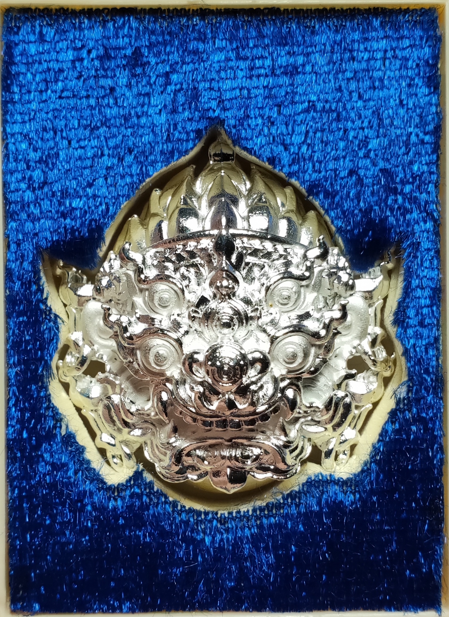 หน้ากากสี่หูห้าตา รุ่นมหาเฮง ครูบาคำฝั้น วัดกอโชค จ.เชียงใหม่ ปี 2562 เนื้อสัมฤทธิ์ ชุบเงิน จิลเวอรี่