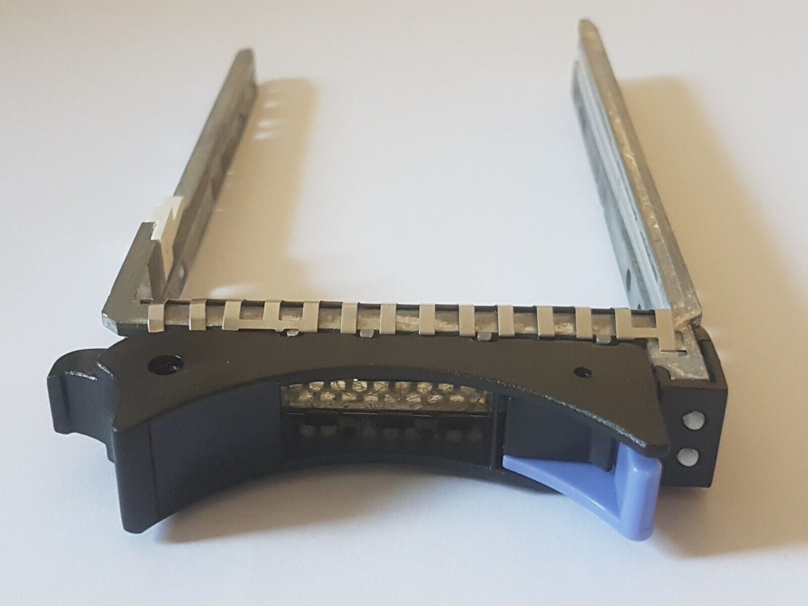 IBM 2.5 " SATA SAS Caddies Caddy Tray // 59P5241 / 31R2239 (Used) // สินค้ารับประกัน โดย บริษัท อะไหล่เซิร์ฟเวอร์ จำกัด