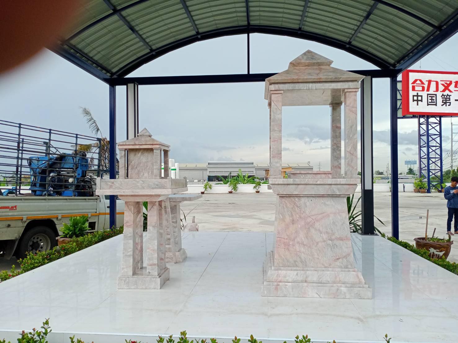 ศาลพระพรหมโมเดิร์นหินอ่อน