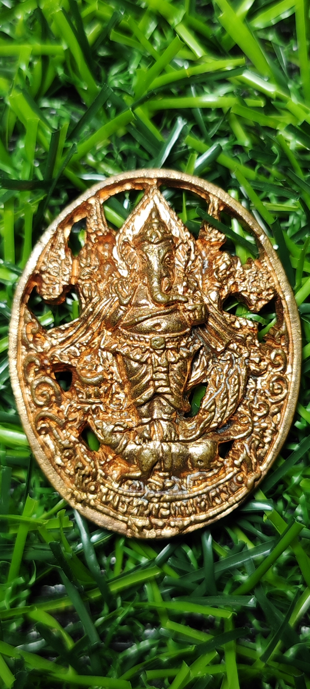 เหรียญหล่อฉลุพระพิฆเนศ รุ่นรวยสุดยอด วัดหน้าพระเมรุ พระนครศรีอยุธยา