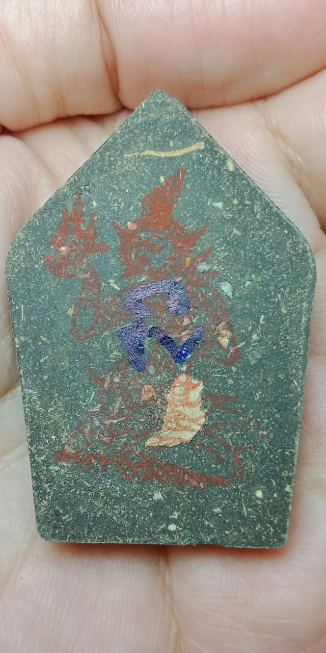 พระขุนแผนพราย ๓ เชื้อ ๕ เสือสุพรรณ พรายแม่วันทอง(เนื้อดำ) หลวงปู่นิ่มวัดพุทธมงคล จ.สุพรรณบุรี