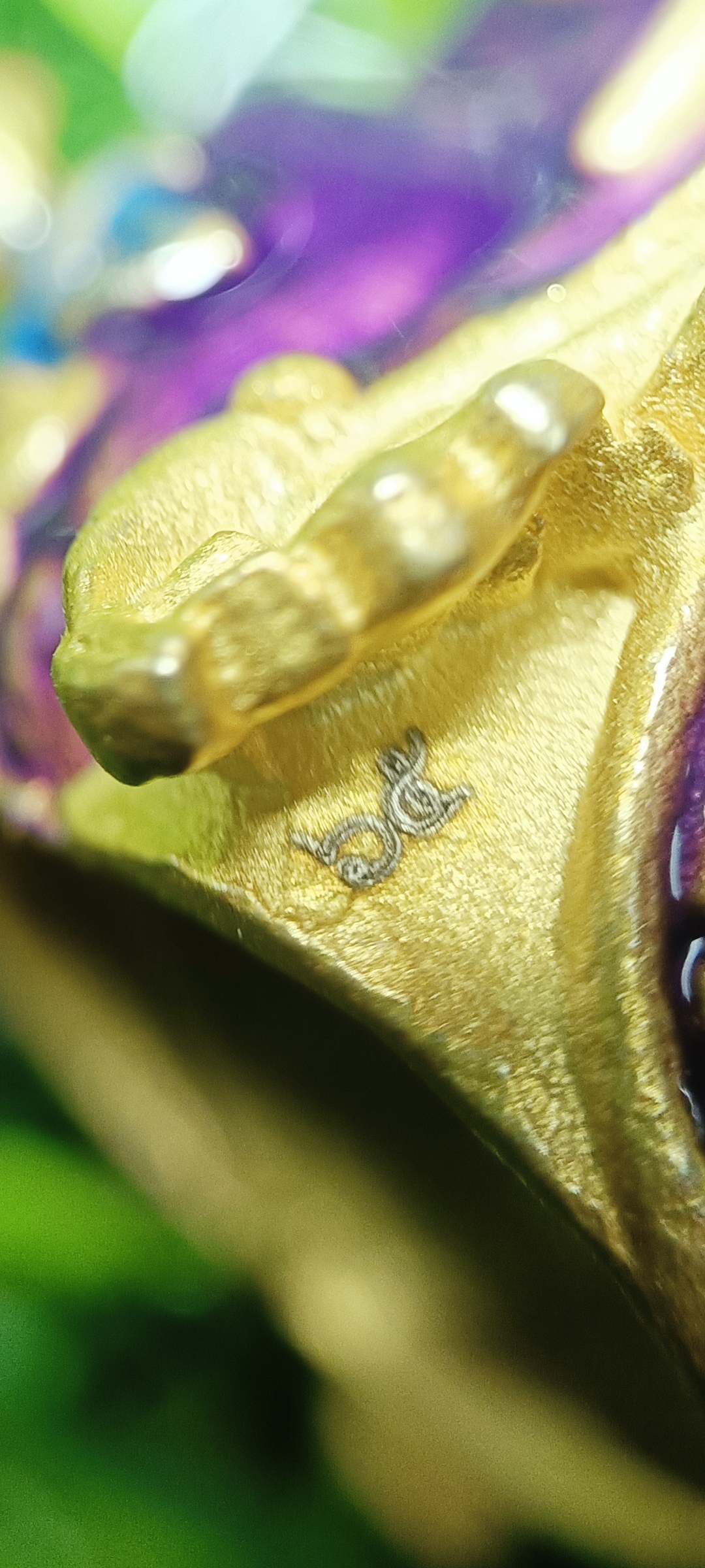 เศียรท้าวเวสสุวรรณ รุ่น บูชาครู เจ้าคุณพัฒน์ วัดห้วยด้วน ปี 65 เนื้อกะไหล่ทองพ่นทราย ลงยาม่วง