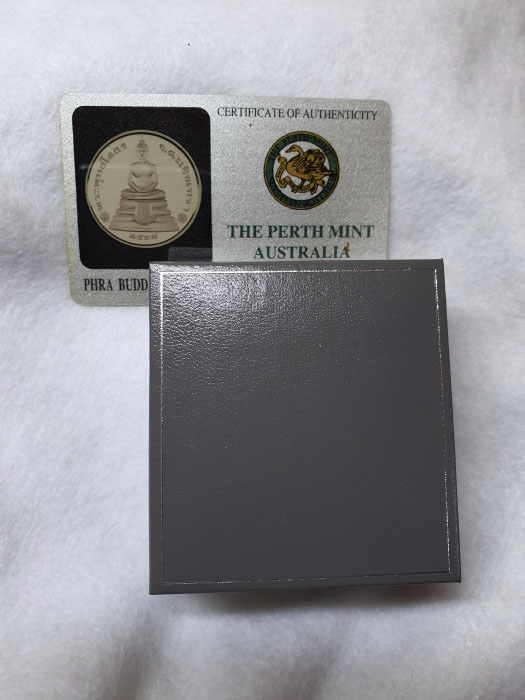 เหรียญกลม พระพุทธโสธร รุ่นนานาชาติ รุ่นแรก ปี 2537