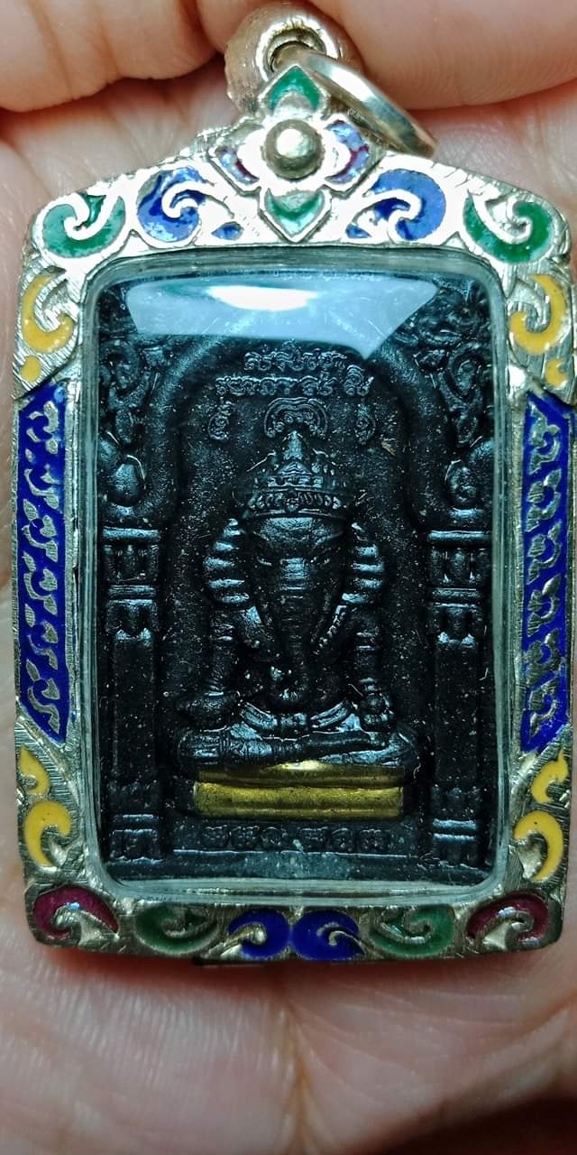 พระพิฆเณศร์รุ่นแรก เนื้อผงรัตนมณีผสมผงมหาภูติลิ้นทองหลังกุมารทองฝังตะกรุด กุมารทองลอยองค์