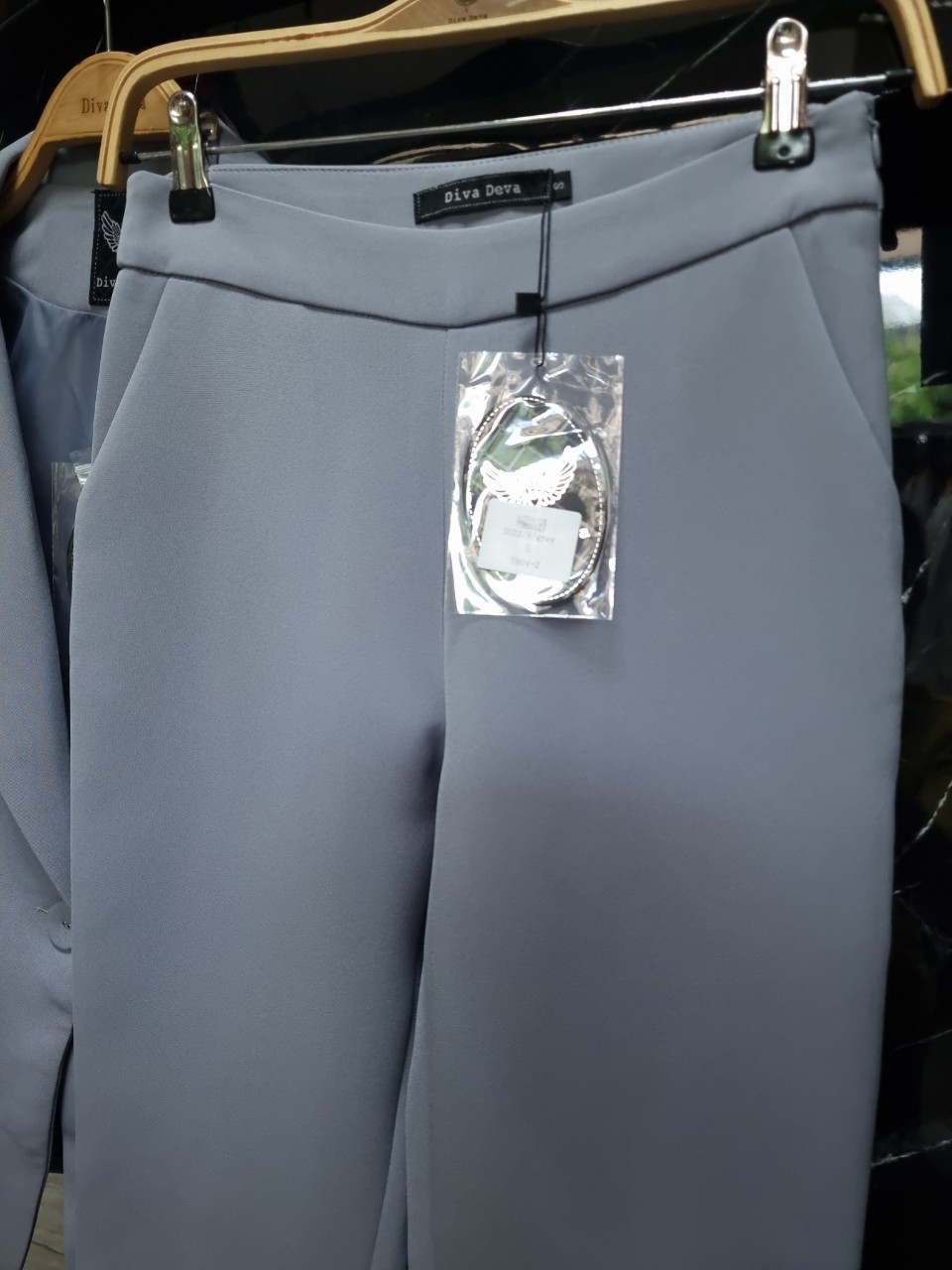 No.1904-2กางเกงขากระบอกเล็ก เทาNEW (ไม่รวมเสื้อสูท)