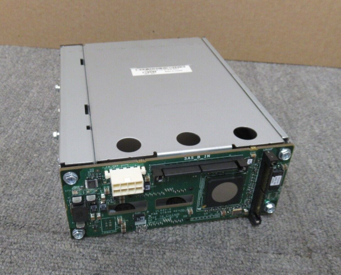 Dell PowerEdge 2900 1x2 Drive Bay And SAS Backplane // KU146 / 0KU146 / U7838 / 0U7838 (Used) // สินค้ารับประกัน โดย บริษัท อะไหล่เซิร์ฟเวอร์ จำกัด