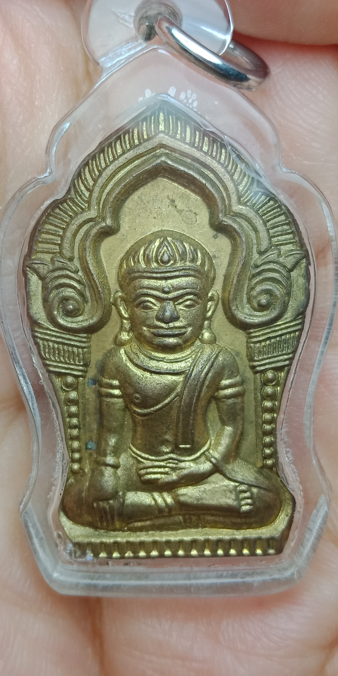 พระยอดขุนพลเมืองละโว้หลังยันต์ หลวงพ่อเพี้ยน วัดเกริ่นกฐิน รุ่นเจริญยศ ไตรมาส ปี 2549 เนื้อทองเหลือง