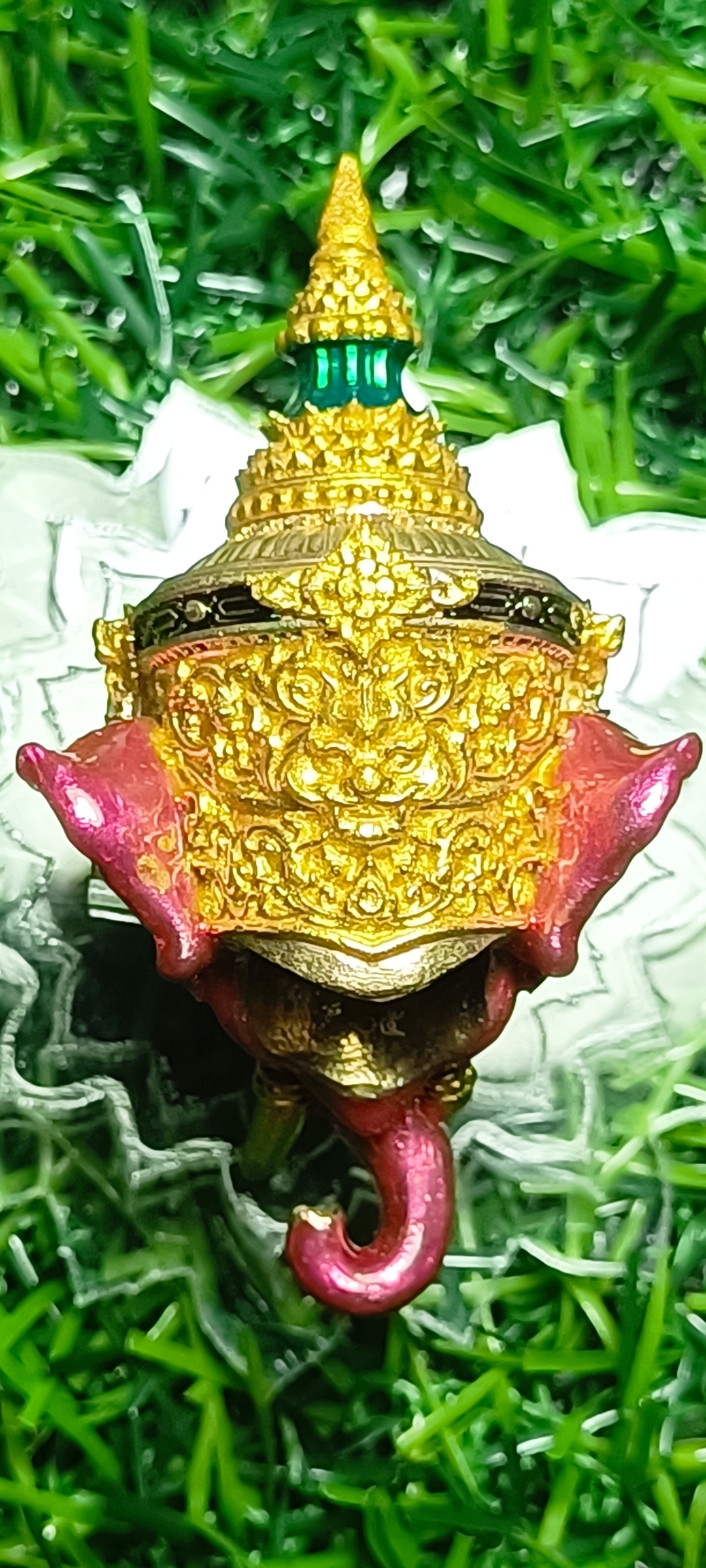 #เศียรพระพิฆเนศ #หลวงพ่อพัฒน์ วัดห้วยด้วน รุ่น #รวยประทานพร ปี 2565 ขนาดสูง 4.8 ซ.ม. กว้าง 2.7 ซ.ม. ลงยาชมพู หมายเลข ๑๐๔