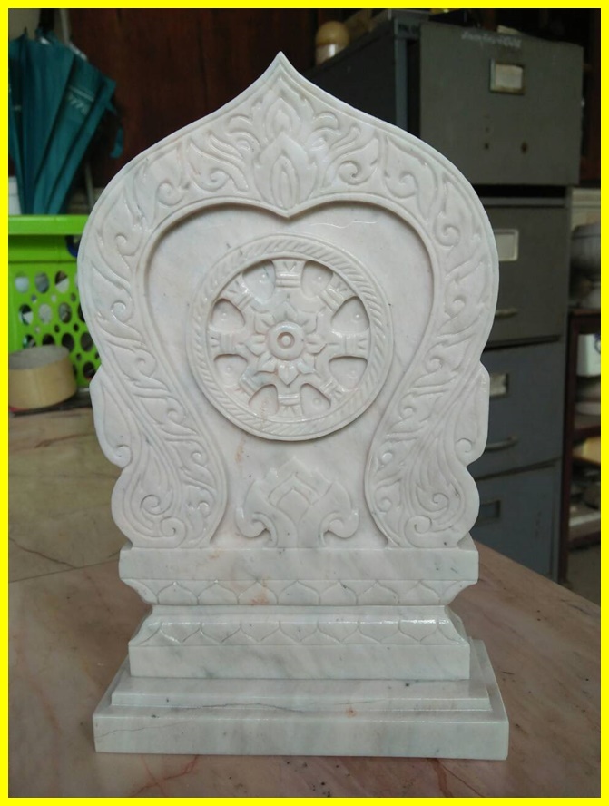 ใบเสมาหินอ่อน