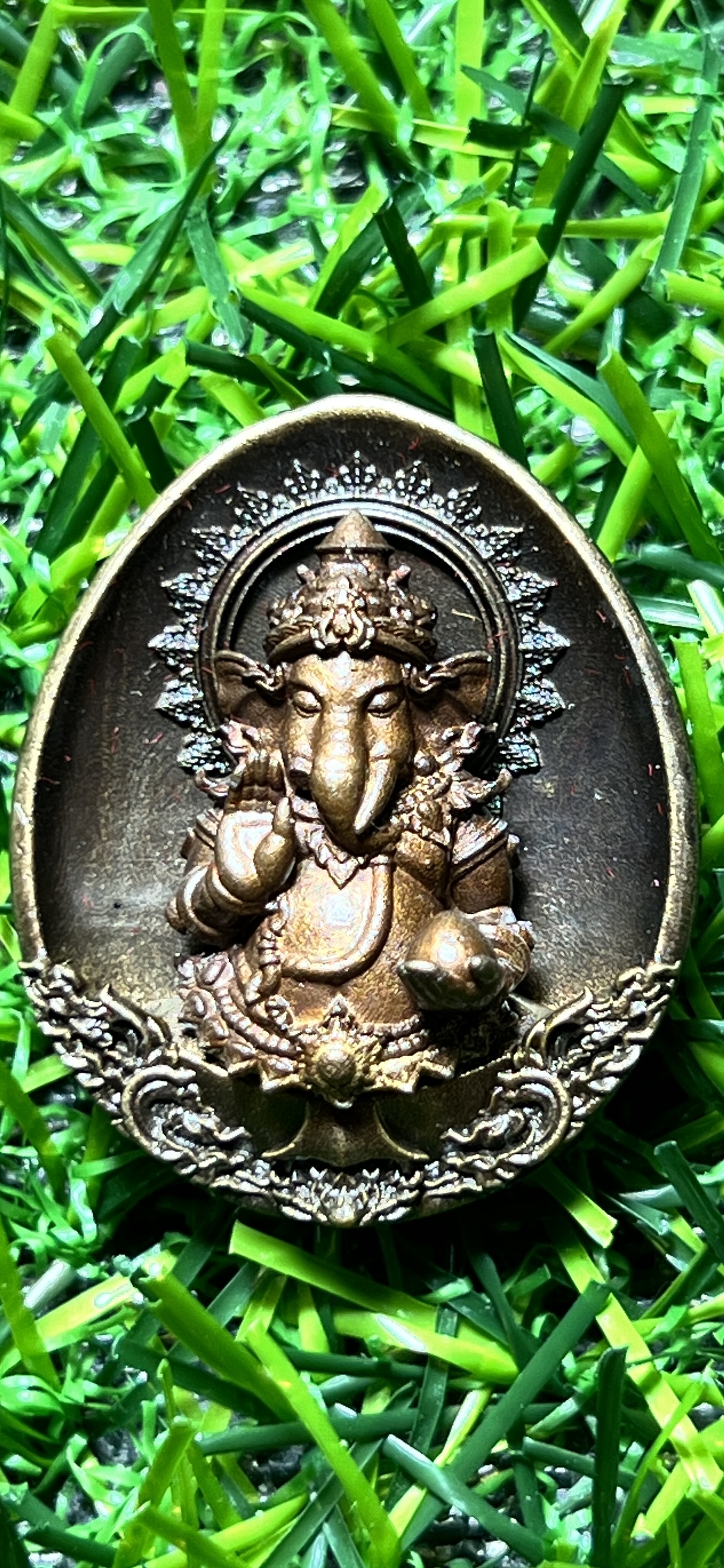 พระพิฆเนศ รุ่นประทานทรัพย์ หลวงพ่อพัฒน์ วัดห้วยด้วน จ.นครสวรรค์ ปี 2566 เนื้อนวะ หมายเลข ๖ ขนาด 3 x 2.5 ซม.