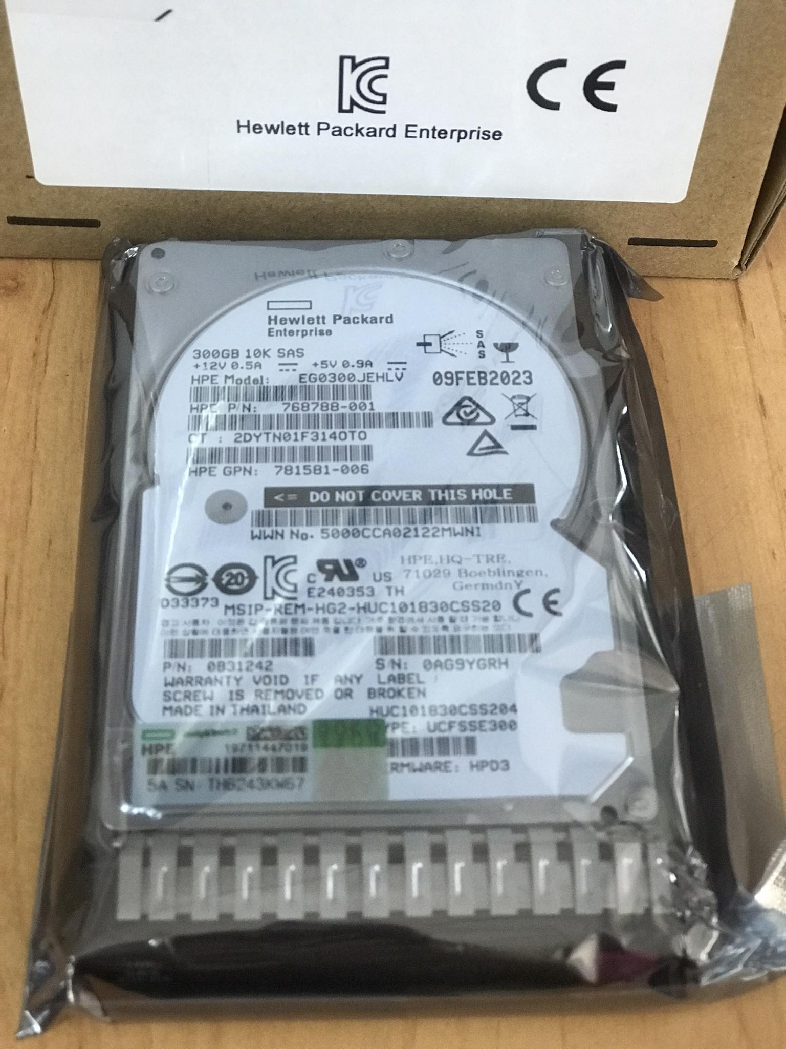 New HPE 300GB 10K SAS 12GBps 2.5" HDD EG0300JEHLV / HDD 768788-001 / GPN 781581-001 / Tray 785410-001 / 0B31242 / 785067-B21 ( New In Box ) // สินค้ารับประกัน โดย บริษัท อะไหล่เซิร์ฟเวอร์ จำกัด
