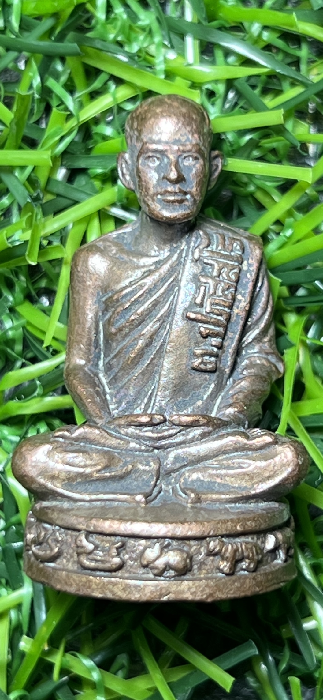 รูปหล่อลอยองค์ 12 นักษัตร พระอาจารย์ต้อม วัดท่าสะแบง จ.ร้อยเอ็ด เนื้อนวโลหะ ก้นอุดมวลสารพุทธคุณ ฝังตะกรุด