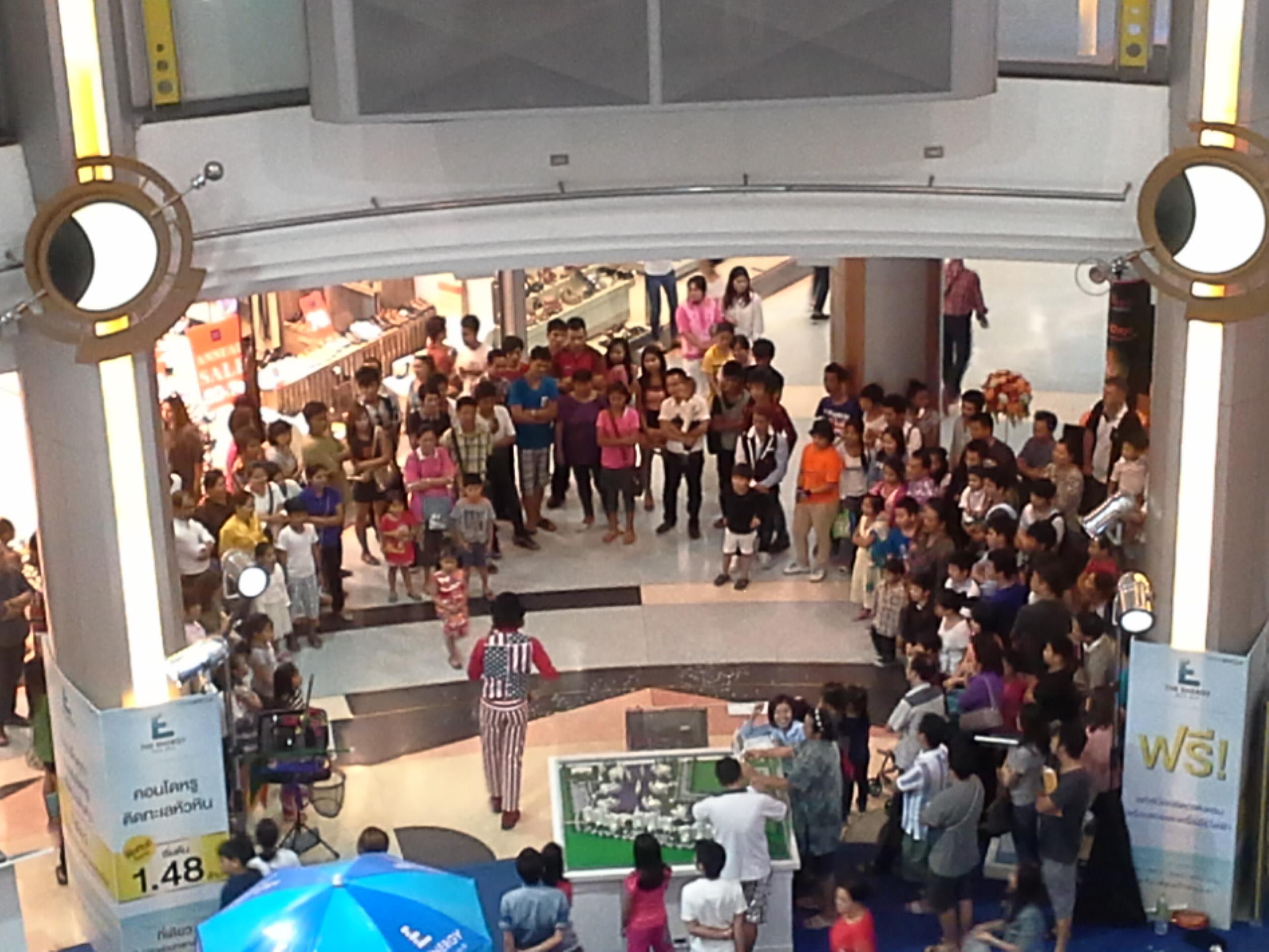 จักกลิ้ง Juggling Show