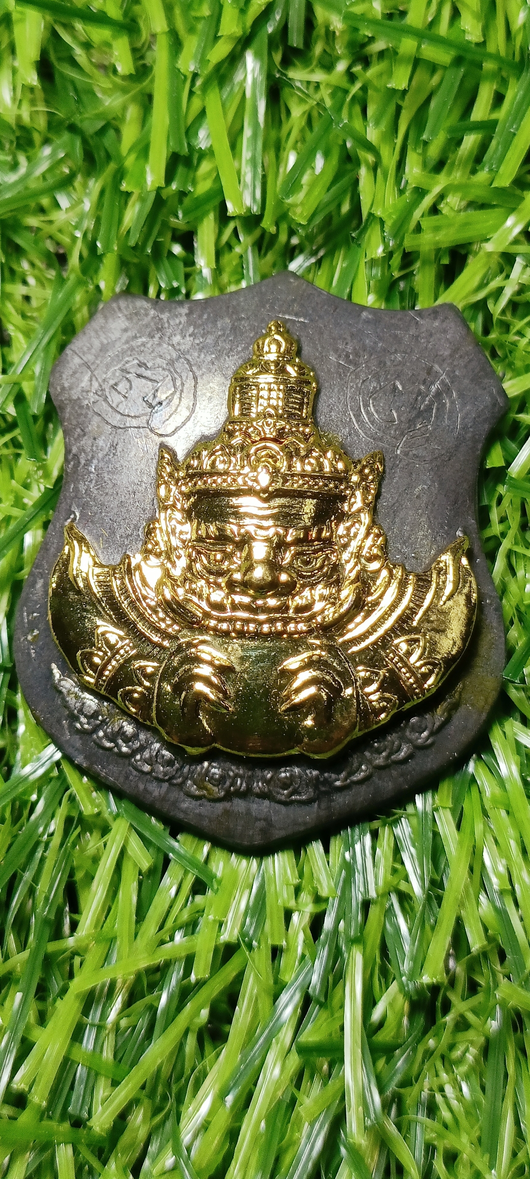 เหรียญพระราหู พลังอมตะแห่งจักรวาล เนื้อตะกั่ว หน้ากากกะไหล่ทอง (กรรมการ)สร้าง 1288 เหรียญ