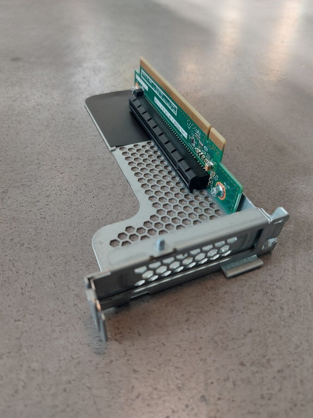 Riser Board - 1x PCI-E x16 System x3550 M5 // 00KF624 / 00KF687 (Used) // สินค้ารับประกัน โดย บริษัท อะไหล่เซิร์ฟเวอร์ จำกัด