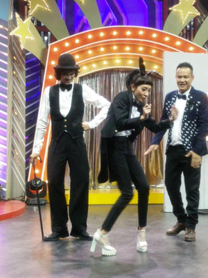 ชาลีแชปลิ้นโชว์ Chales Show