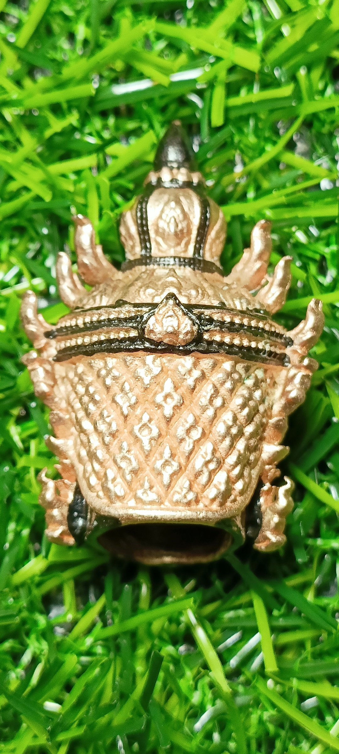 เศียรท้าวเวสสุวรรณ รุ่น บูชาครู เจ้าคุณพัฒน์ วัดห้วยด้วน ปี 65 เนื้อแบล็คโรเดียมนาค