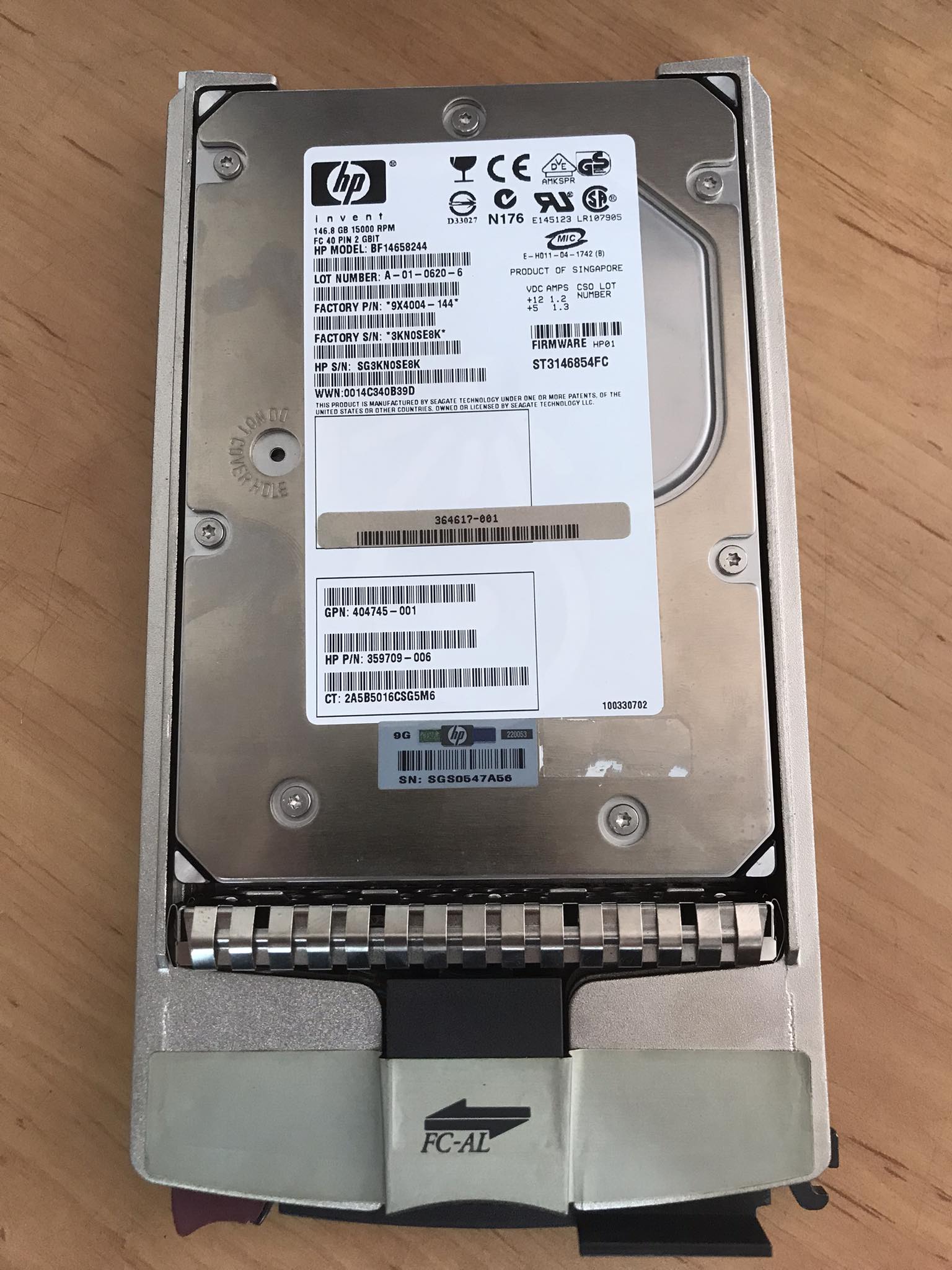 HP 146.8GB 15K FC 3.5'' Hard Drive // BF14658244 / HP 359709-006 / GPN 404745-001 / 364617-001 / ST3146854FC / TRAY 366024-001 (Used) // สินค้ารับประกัน โดย บริษัท อะไหล่เซิร์ฟเวอร์ จำกัด