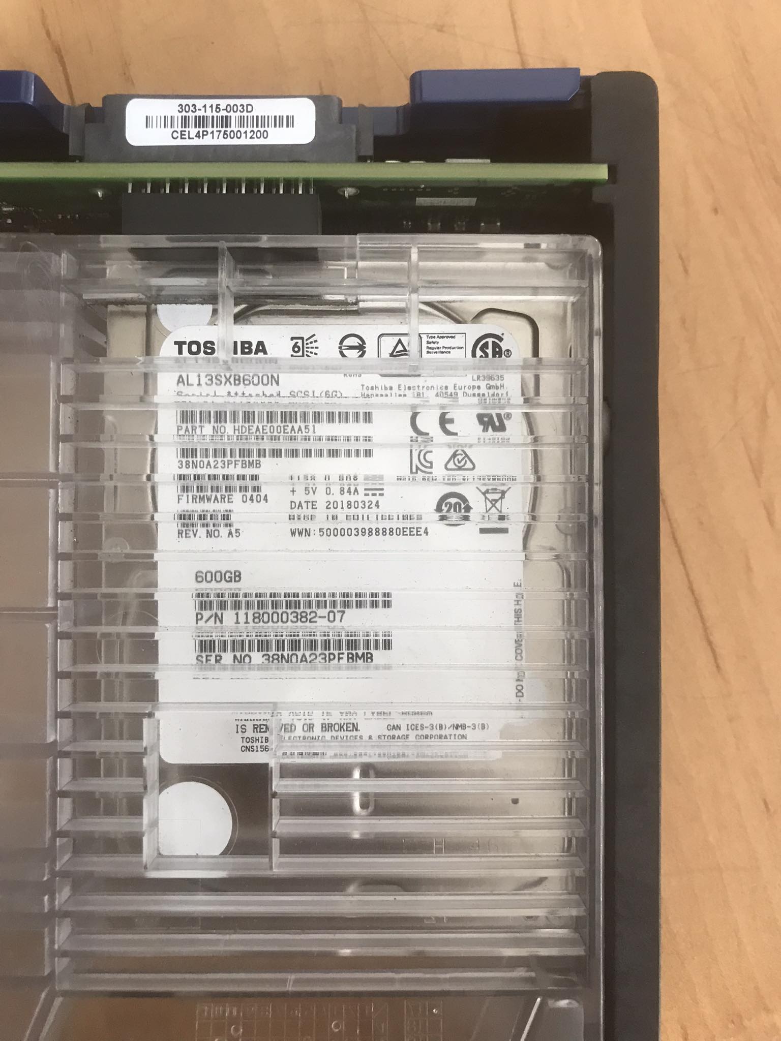 TOSHIBA / EMC 600GB 15K 6G SAS 3.5 LFF HOT-SWAP FOR VNX5300 // Tray 0050854 / AL13SXB600N / 118000382-05 (Used) // สินค้ารับประกัน โดย บริษัท อะไหล่เซิร์ฟเวอร์ จำกัด