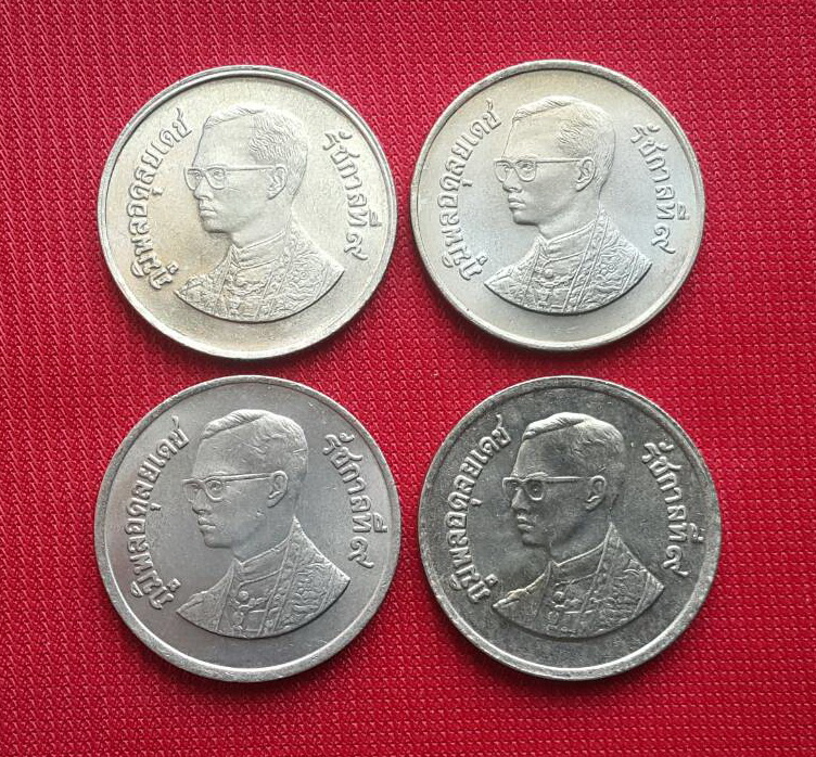 เหรียญ1บาท วัดพระแก้ว พ.ศ.2525 UNC ครบโค้ด 25,26,27,28 หายาก
