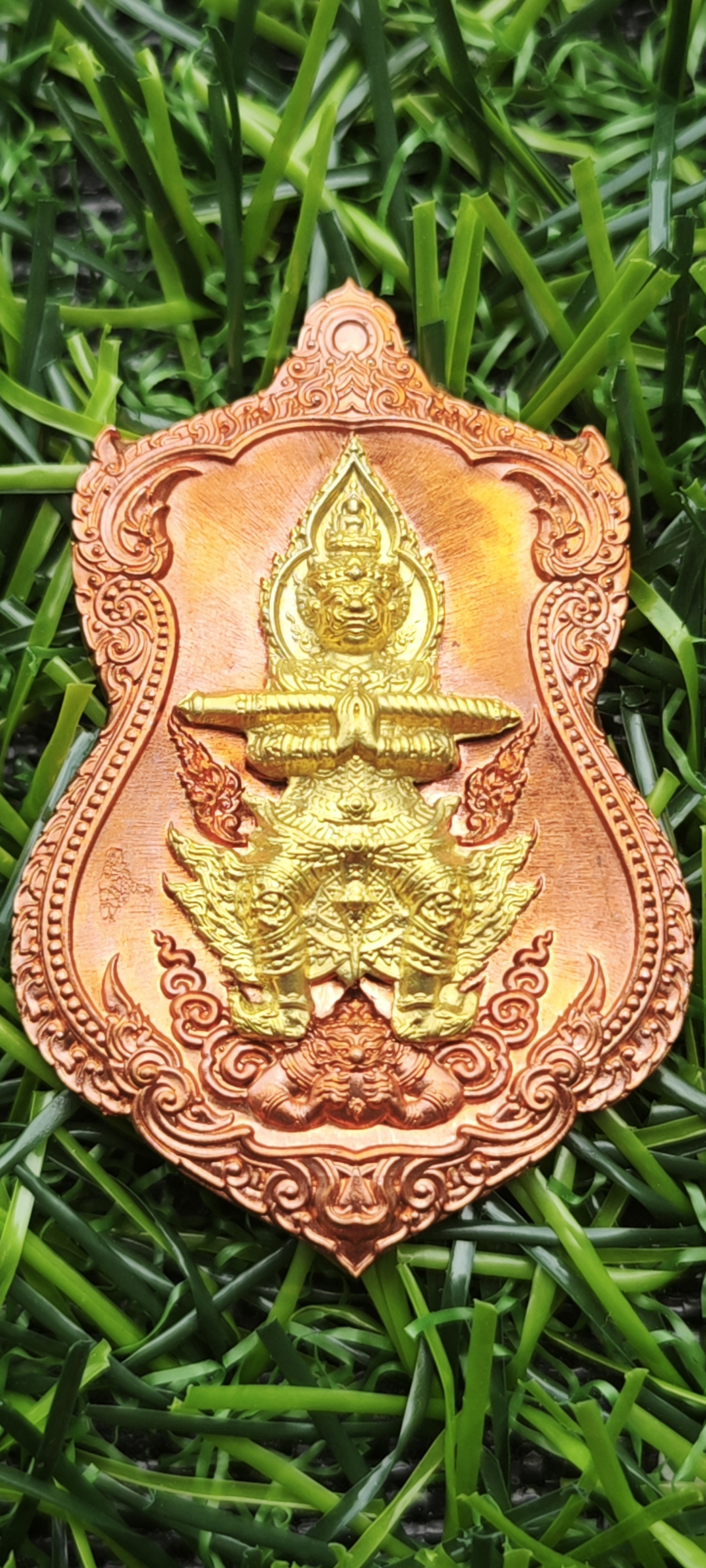 เหรียญท้าวเวสสุวรรณ รุ่น "เจ้าสัวพันล้าน" หลวงปู่จันทร์ โชติโก อุทยานเวสสุวรรณจันทมงคล ม่อนกุเวร จ.เชียงใหม่ เนื้อทองแดงผิวส้มโบราณ หน้ากากทองระฆัง