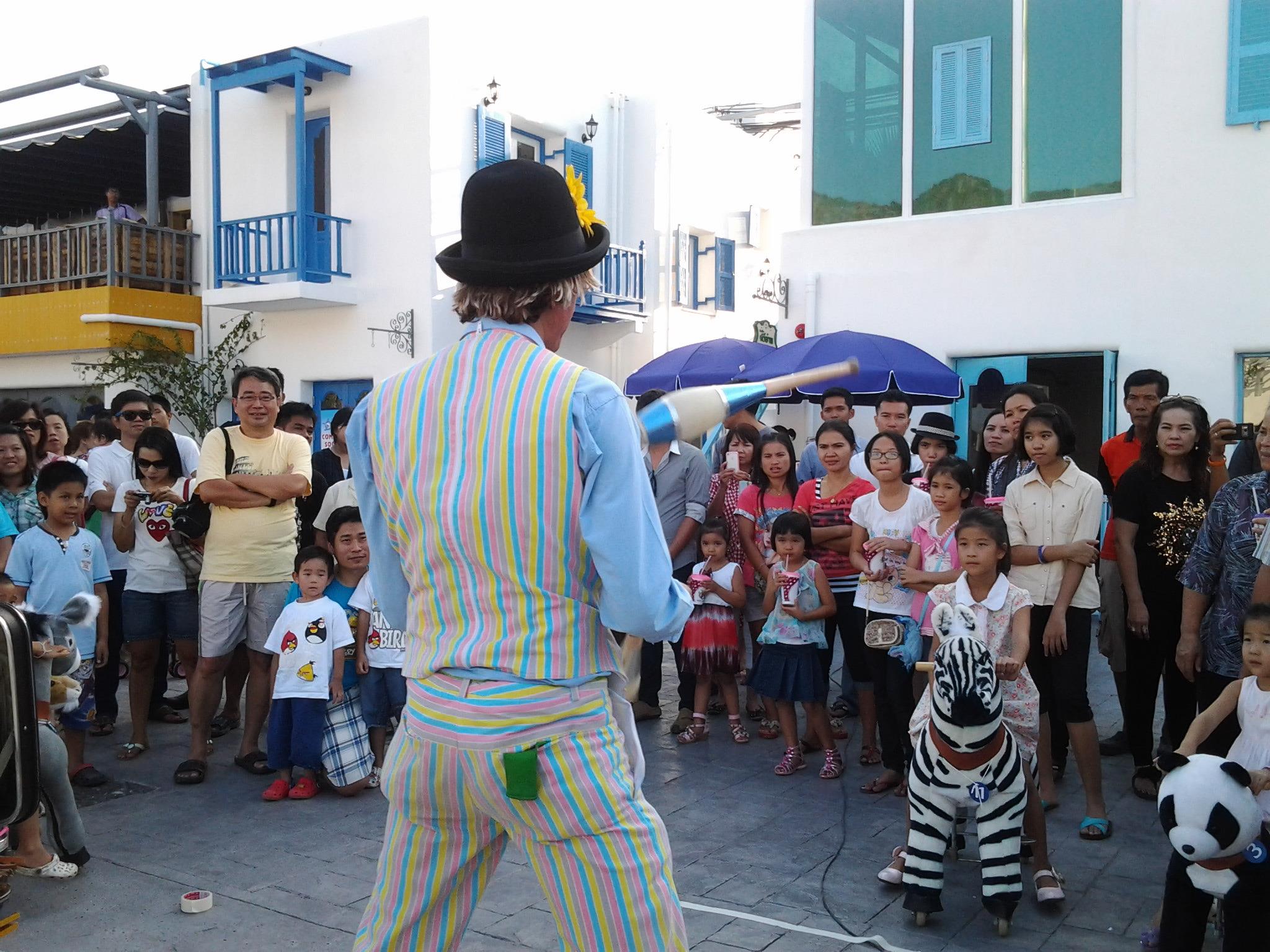 จักกลิ้ง Juggling Show