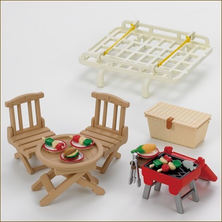ซิลวาเนียน ชุดแรคหลังคารถและบาบีคิว Sylvanian Families Roof Rack with Picnic Set