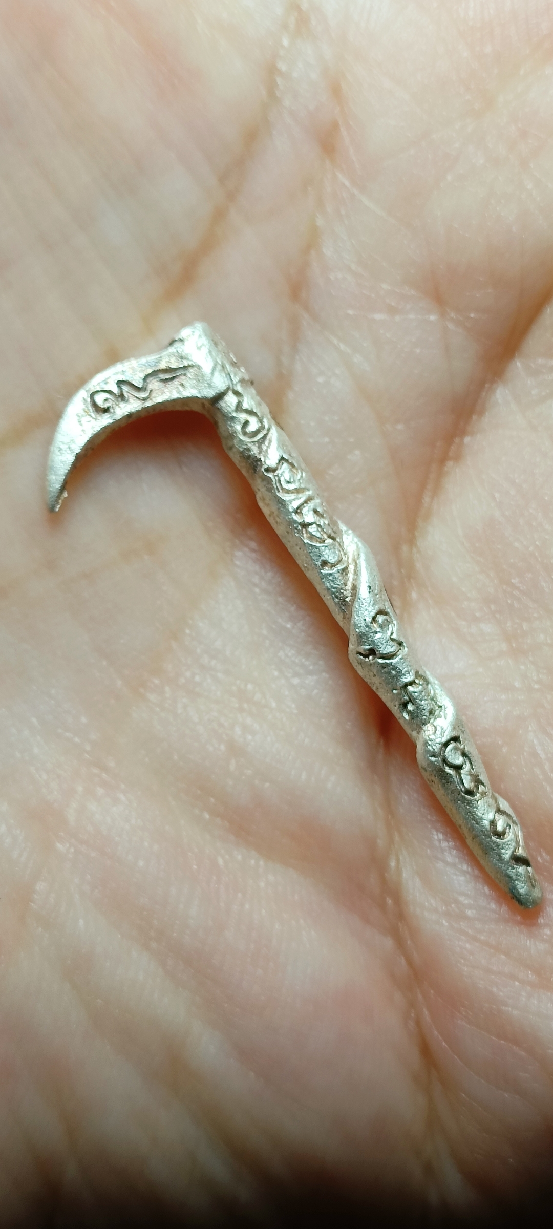 ตะขอช้างกวักทรัพย์ รุ่น เงินไหลมา ร่ำรวยทันใจ หลวงปู่สมัย วัดสุธรรมารามจ.ขอนแก่น เนื้อกะไหล่เงิน