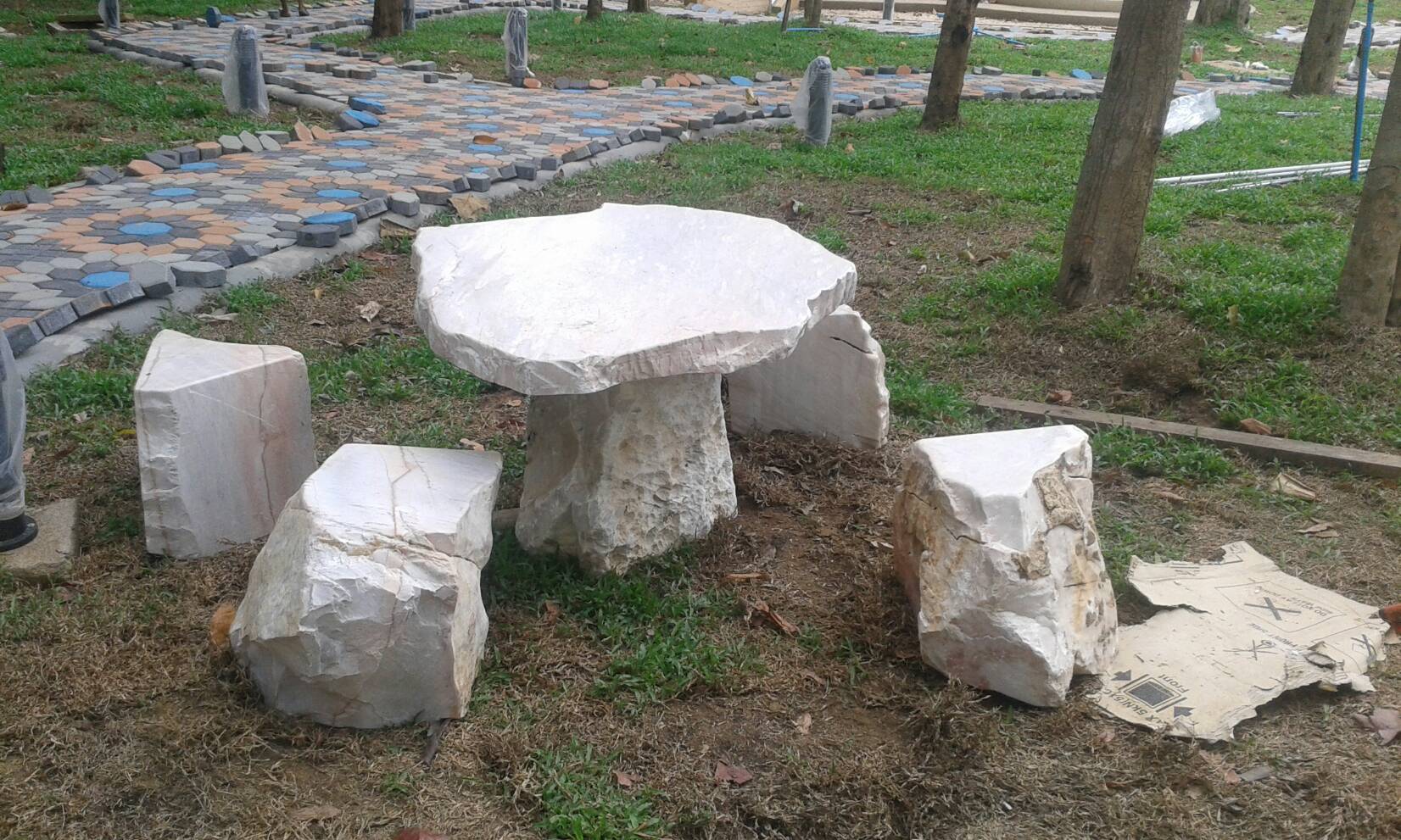 โต๊ะหินอ่อนธรรมชาติสีขาว